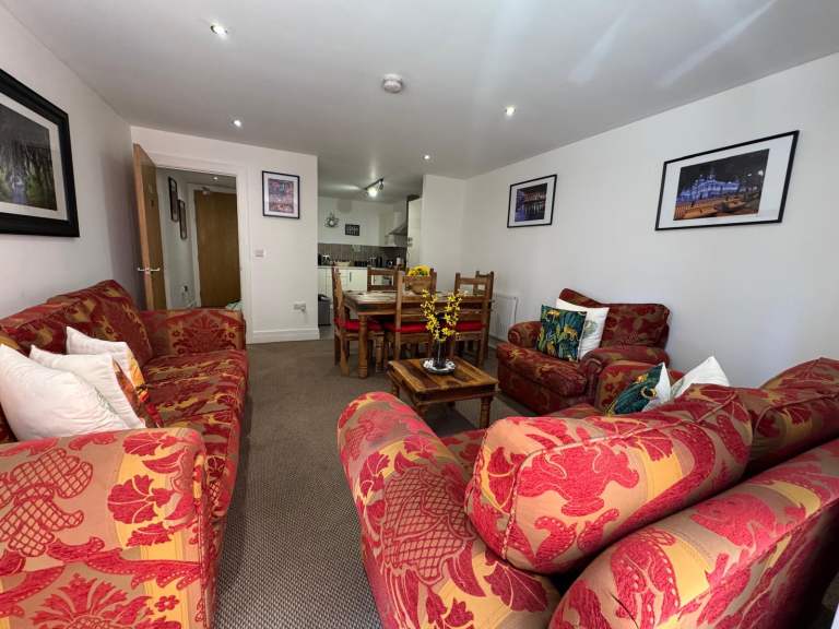 MODERN CITY CENTRE 2 BED APARTMENT DECEMBER TO FEBRUARY