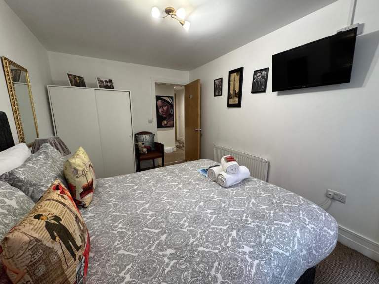 MODERN CITY CENTRE 2 BED APARTMENT DECEMBER TO FEBRUARY